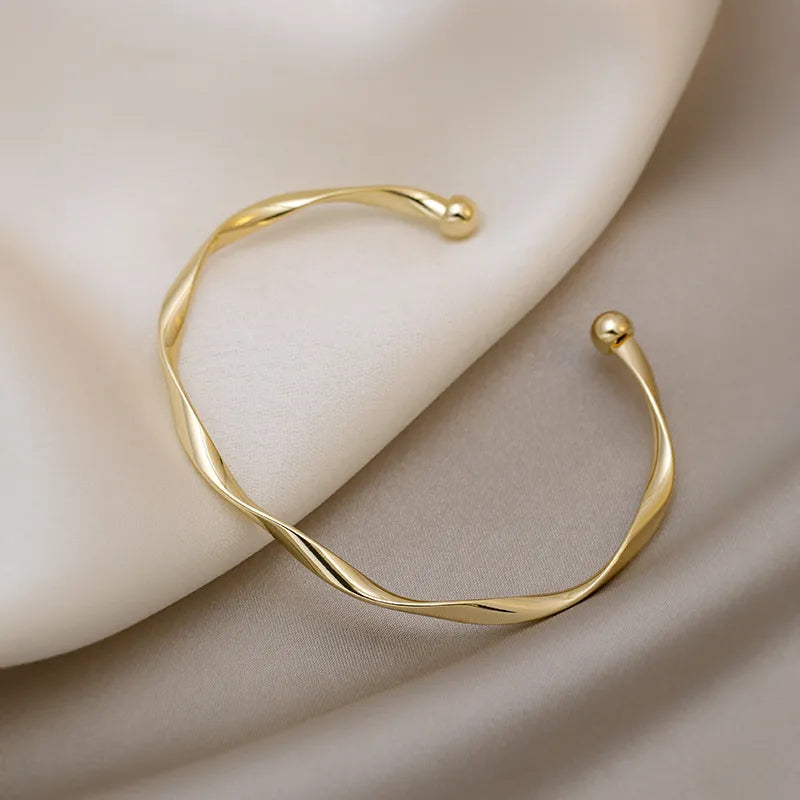 Elegancka bransoletka typu bangle