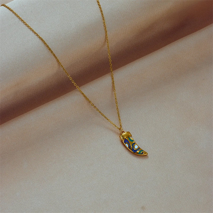 Naszyjnik z zawieszką kła