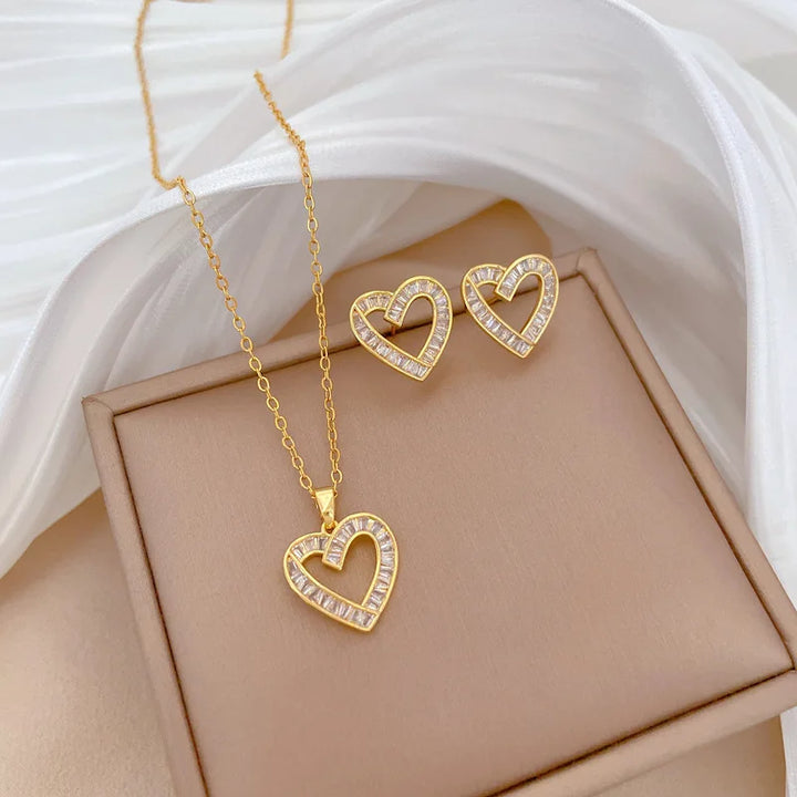 Zestaw biżuterii z motywem serc