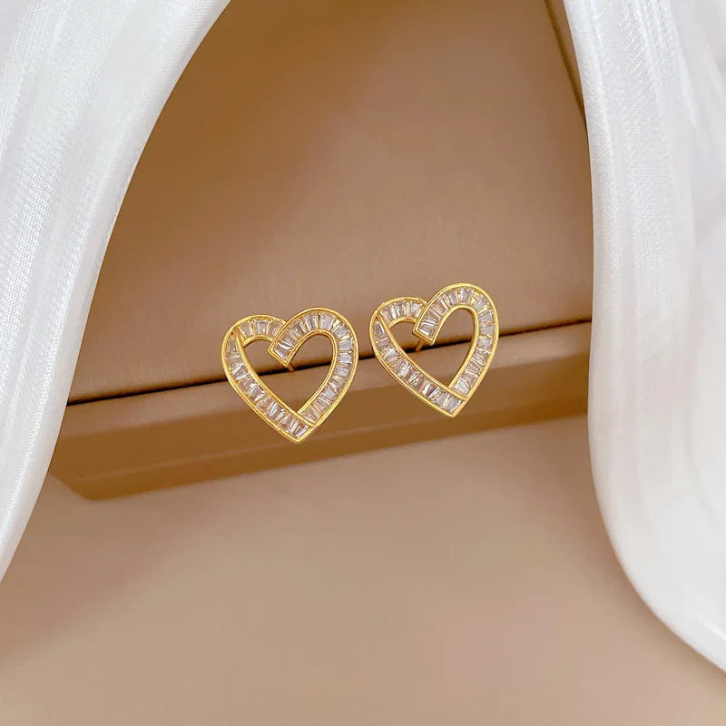 Zestaw biżuterii z motywem serc